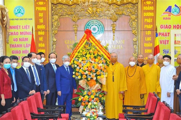 越南祖国阵线中央委员会主席杜文战走访越南佛教协会 hinh anh 1