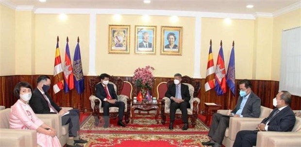 越南驻柬埔寨西哈努克省总领事向该省领导致以国庆祝贺 hinh anh 1