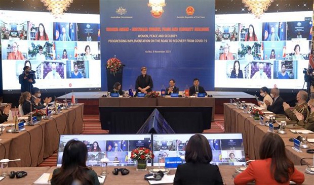 越南外长裴青山出席东盟-澳大利亚关于​“妇女、和平与安全：在疫后复苏之路上”对话会 hinh anh 1