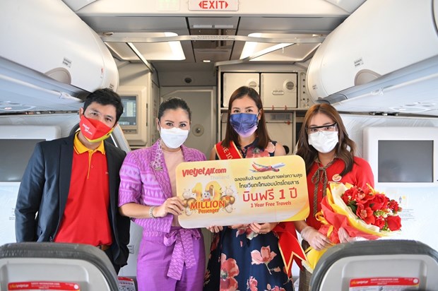 泰国越捷航空公司重新开放两条航线 迎来第1000万名游客 hinh anh 1