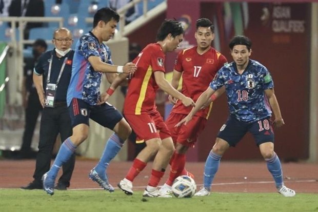 2022年卡塔尔世界杯亚洲区预选赛：日本共同社高度评价越南门将裴晋长 hinh anh 2