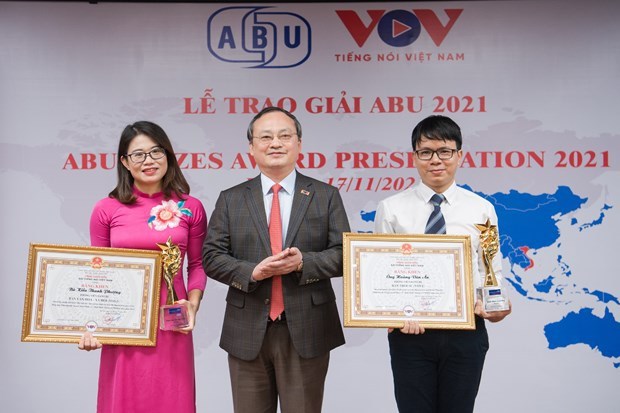 ABU PRIZE 2021：越南之声广播电台首次斩获两项大奖 hinh anh 2