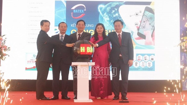 北江省在线技术和设备交易平台开业 hinh anh 1