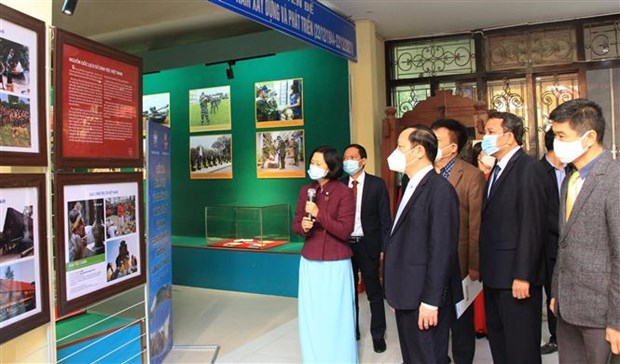 关于民族与宗教的流动展览在北江省举行 hinh anh 1