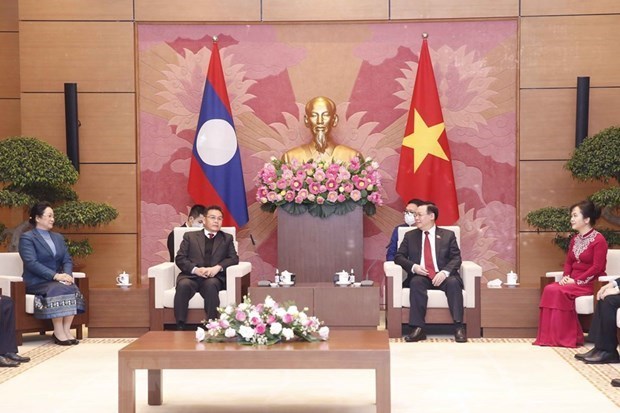 老挝国会主席赛宋蓬结束对越南的正式访问 hinh anh 1