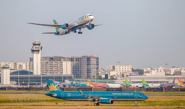 越南将分两个阶段恢复国际定期商业航班 hinh anh 1