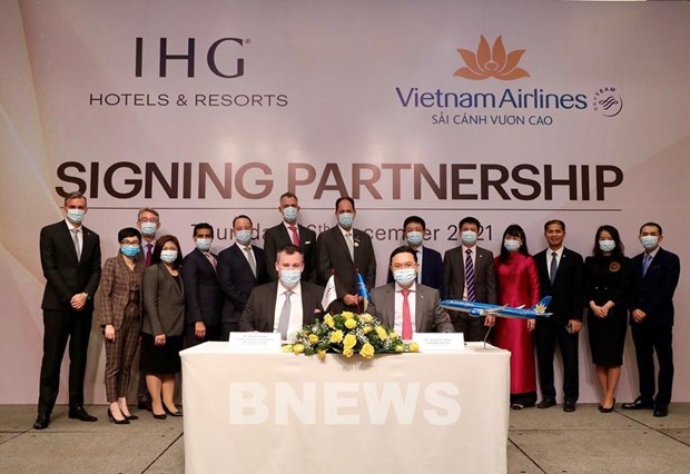 越航与世界一流酒店集团合作促进国内旅游业的发展 hinh anh 1