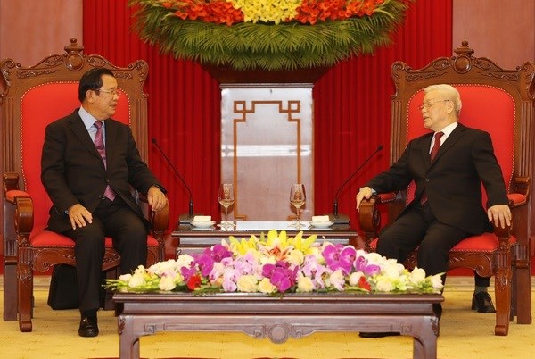 越南国家主席阮春福访问柬埔寨：推动越柬关系走向深入和务实 hinh anh 2