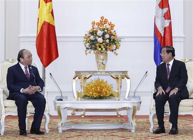 越南国家主席阮春福会见柬埔寨首相洪森亲王 hinh anh 1