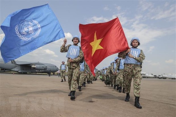 联合国副秘书长让-皮埃尔·拉克鲁瓦高度评价越南参与维和行动的能力 hinh anh 1