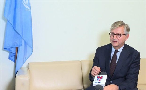 联合国副秘书长让-皮埃尔·拉克鲁瓦高度评价越南参与维和行动的能力 hinh anh 2