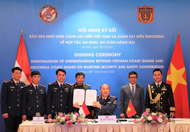 越南海警与印尼海警加强航行自由安全合作 hinh anh 1