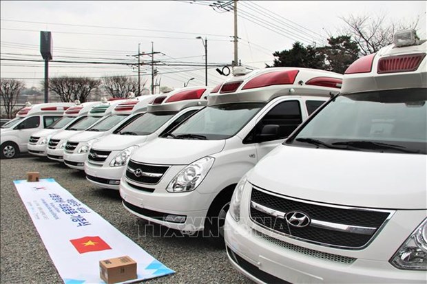 韩国向越南捐赠8辆救护车和医疗防疫物资 hinh anh 2