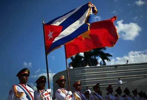 越南领导人向古巴领导人致国庆贺电 hinh anh 1