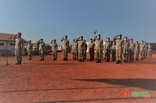 越南三号二级野战医院在南苏丹举行升旗仪式 hinh anh 1