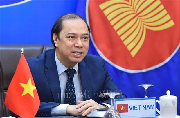 越南外交部副部长出席东盟高级官员会议 hinh anh 1