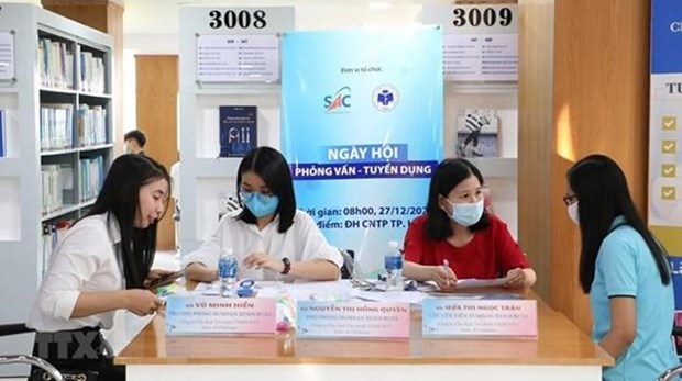 越南全国因新冠疫情失业人数超过140万多人 hinh anh 1