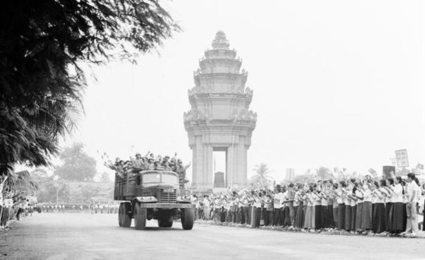 柬埔寨纪念推翻波尔布特种族灭绝制度43周年 永远铭记越南志愿军的功劳 hinh anh 1