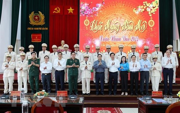 越南政府总理在芹苴市开展春节前走访慰问活动 hinh anh 3