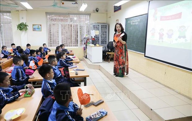 河内小学一年级学生至初中一年级学生将于本月21日开始返校上课 hinh anh 1