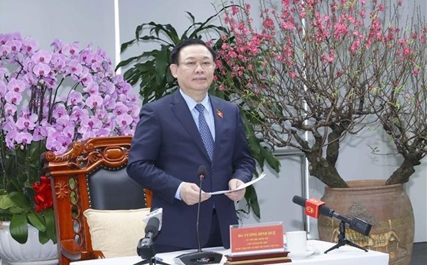 国会主席王廷惠与工贸部和越南纺织集团举行工作会谈 hinh anh 1