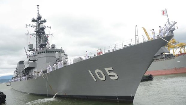 日本海上自卫队远程训练舰编队访问岘港 hinh anh 1