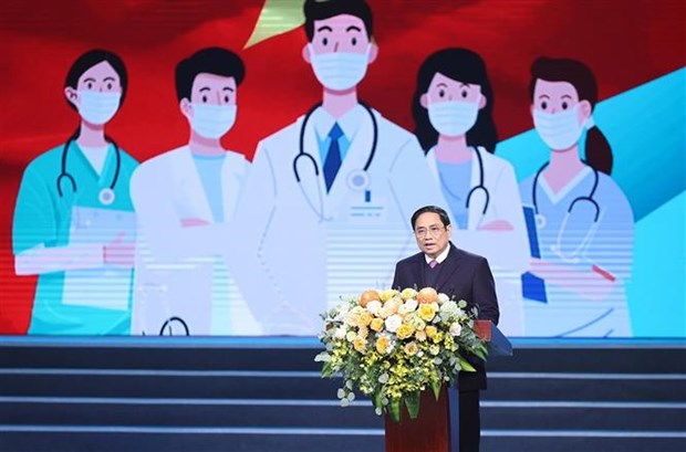 范明政强调，每个越南人都想对担当值得自豪的崇高使命的医务人员表示感谢 hinh anh 2