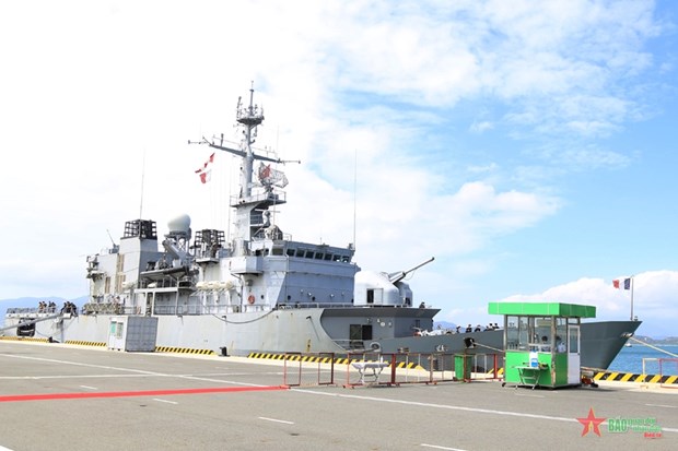 法国海军巡防舰“葡月号”访问庆和省 hinh anh 1