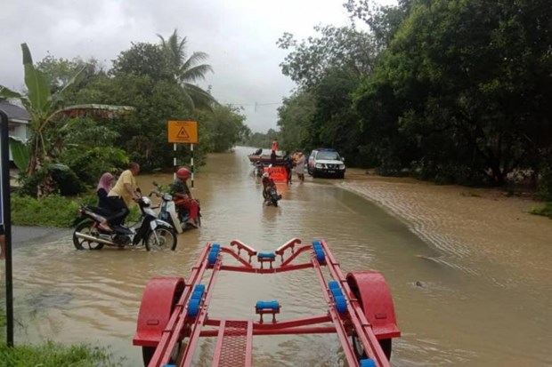 马来西亚洪水导致上万人疏散 hinh anh 1