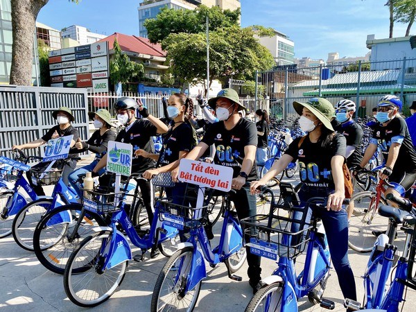 胡志明市近500名青年志愿者参加2022年“地球 一小时”启动活动 hinh anh 1