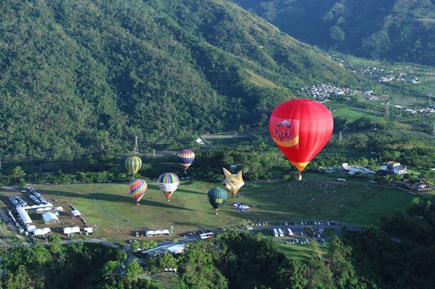 2022年宣光国际热气球节：越捷航空的热气球代表越南 hinh anh 2