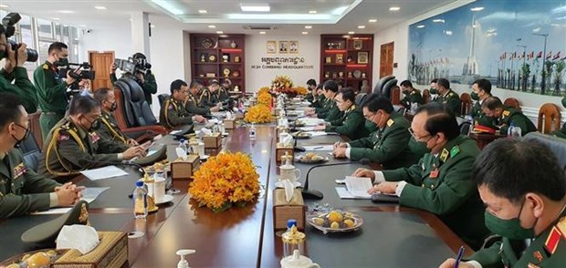 越南国防部副部长与柬埔寨王家军总司令举行会谈 hinh anh 1