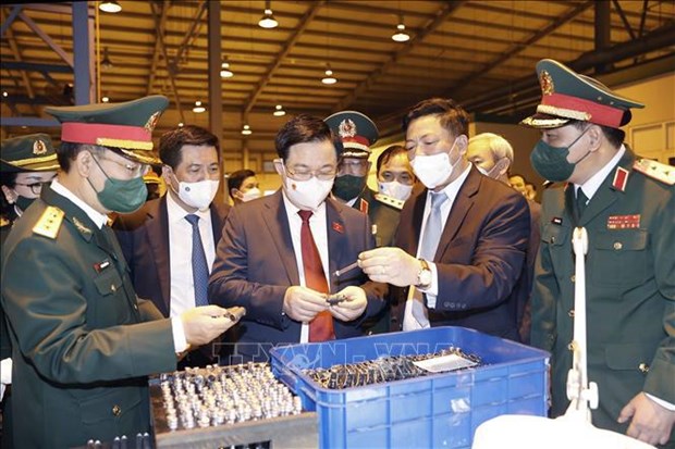 越南国会主席王廷惠出席Z111工厂传统日65周年纪念典礼 hinh anh 1