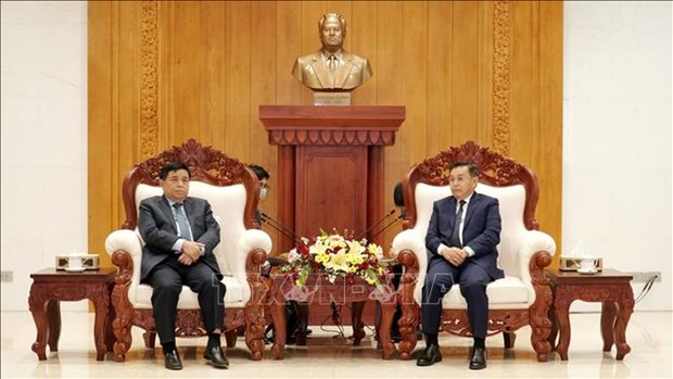 越南计划与投资部部长阮志勇礼节性拜会老挝领导人 hinh anh 2