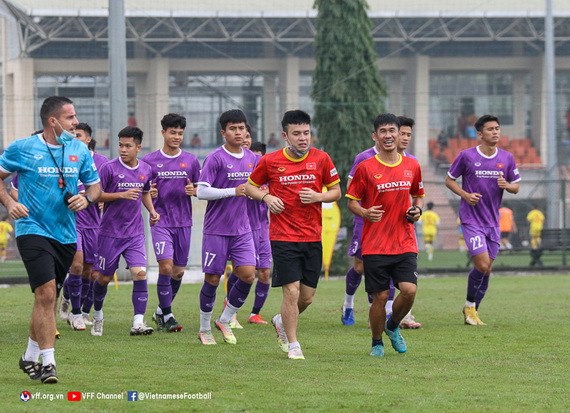 2022年“迪拜杯”国际U23足球邀请赛：越南U23足球队与伊拉克U23足球队0-0握手言和 hinh anh 1