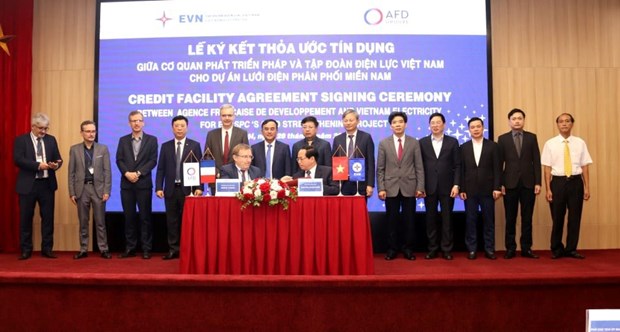 越南电力集团与法国开发署签署价值8000万欧元的优惠贷款协议 hinh anh 2