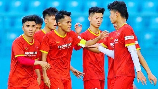 2022迪拜足球友谊赛：越南U23足球队重逢乌兹别克斯坦U23足球队 hinh anh 1