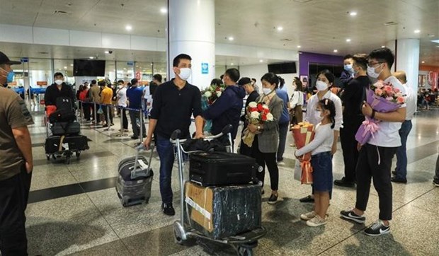 越南组织6趟撤侨航班 近1700名旅乌越南公民安全回国 hinh anh 2