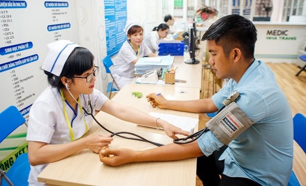 4·7世界健康日：越南在全民医疗保健事业中取得成功 hinh anh 2