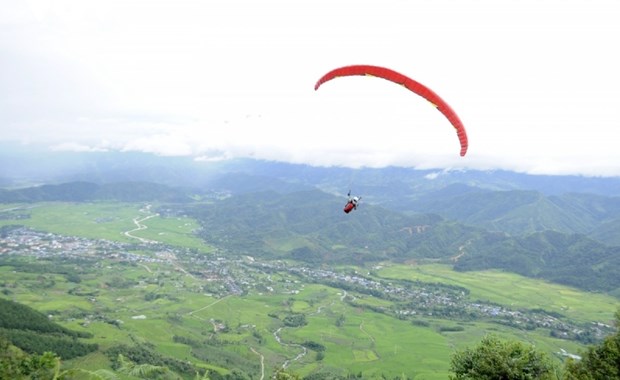 莱州省第三届普塔楞国际滑翔伞公开赛正式开幕 hinh anh 1