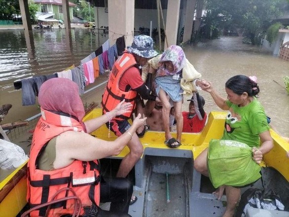 菲律宾热带台风梅吉致死亡人数升至167人 hinh anh 1