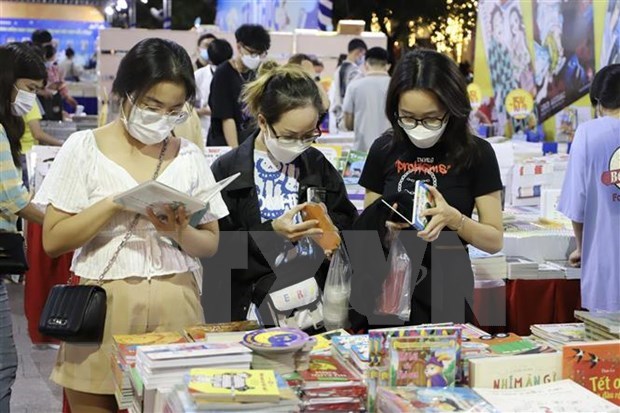 2022年越南首届图书和阅读文化日在胡志明市拉开序幕 hinh anh 2
