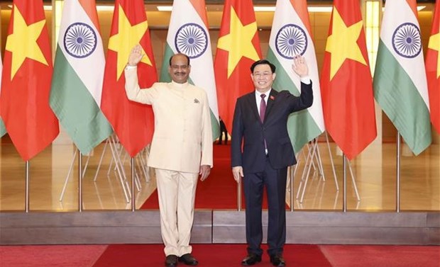 印度下议院议长奥姆•博拉访问越南为越印关系注入重要动力 hinh anh 2