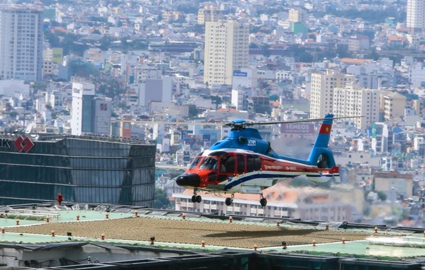 坐直升机观赏城市美景——体验胡志明市的全新旅游线路 hinh anh 1