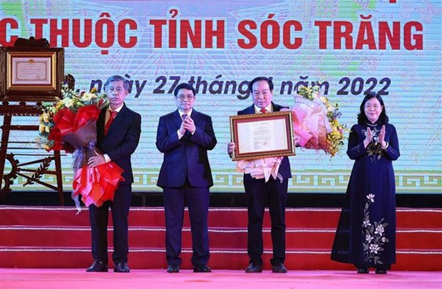 越南政府总理范明政出席朔庄省重设30周年庆典 hinh anh 2