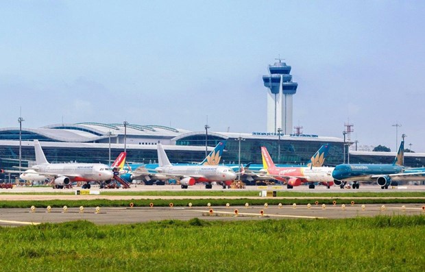 4天小长假越南全国机场接待旅客超过110万人次 hinh anh 1