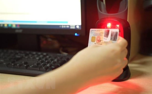 越南公安部试点开展使用芯片公民身份证取款的计划 hinh anh 1