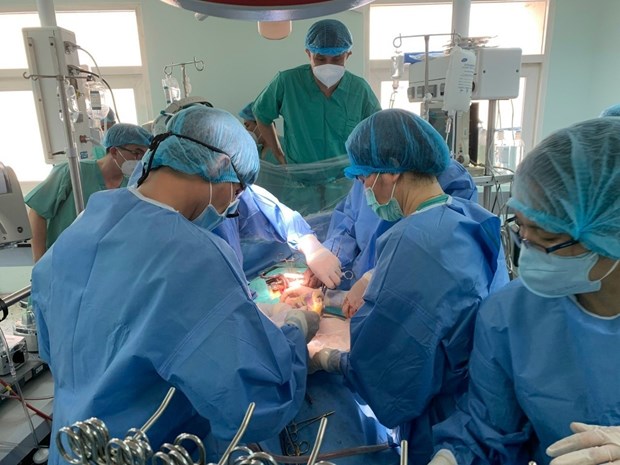 顺化中央医院成功进行特殊心脏移植手术 创下两项新纪录 hinh anh 1