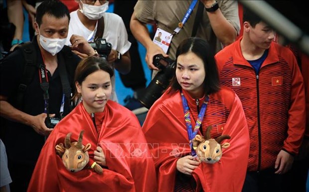 第31届东运会：跳水运动员吴芳梅和梅红幸为越南夺得第二枚银牌 hinh anh 1