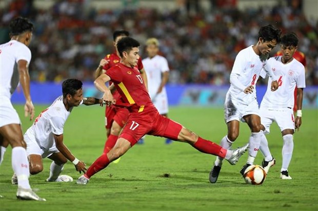 第31届东运会男足比赛： 越南队以1比0击败缅甸队 名列小组首位 hinh anh 3